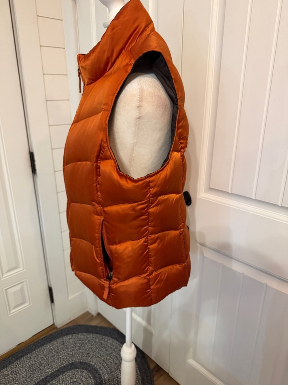 Eddie Bauer Woman's Petite Large Copper Goose Down Chevron Quilted Zip Up Vest - Picture 4 of 10